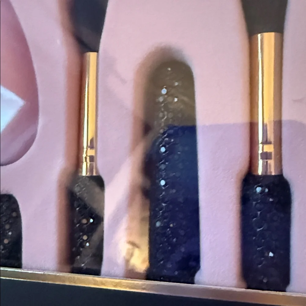 Glitz & Glam Full Face Makeup Brush Set - Cream and Silver